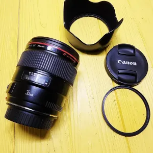 Canon EF 35mm f/1.4L USM
