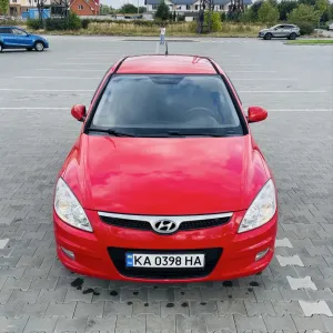 Hyundai i30 2008 року 1.6 газ бензин. Не фарбована
