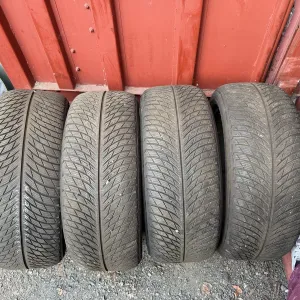 245/45/19 michelin