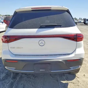 Ляда кришка багажника eqb mercedes запчастини мерседес  колір 149