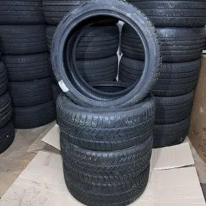 Tesla Model 3 шини зимові 235/40 R19 Pirelli нові колеса Тесла