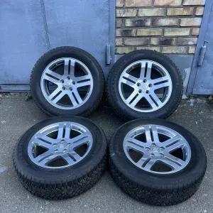 Оригинальные диски Chrysler R18 с зимними шинами Nokian Hakkapeliitta 235/60 R18