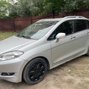 Honda FR-V ( Хонда ФР-В) 2,2 Дизель 2004 рік Механіка Гарне авто