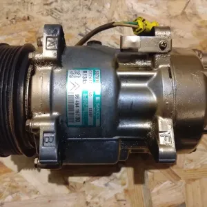 Компресор кондиціонера Berlingo Partner Xsara 307 C5 C8 807 Ulysse 9646416780