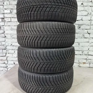 Практично нові зимові шини Hankook 245/45 r19