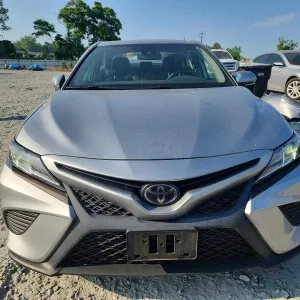 Бампер Toyota Camry 70 Тойота Камри Кемри Четверть Запчастини