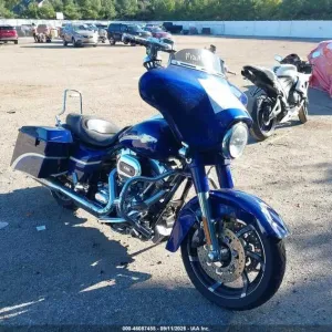 2010 Harley-Davidson FLHXSE
