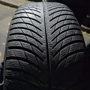 245/50R19 Michelin Pilot Alpin 5