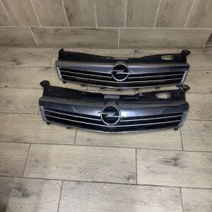 Решітка в бампер Opel Astra H 2007-2014рік