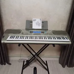 Синтезатор Casio WK-3300, 76 клавіш, цифрове піаніно !!!