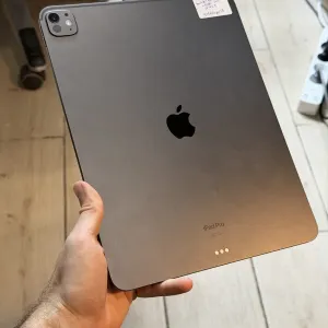 Apple iPad Pro 13 2024 Wi-Fi 256GB Space Black (MVX23)