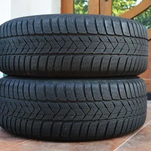 Зимові шини комплект Pirelli Sottozero 3 205/60 R16