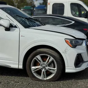 Крило Ауді Ауди Audi Q3 2020 РОЗБІРКА
