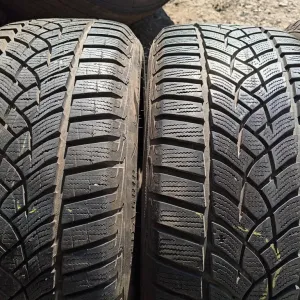 215,60 R17 зима 4 шт.