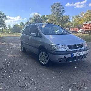 Продається сімейний автомобіль
