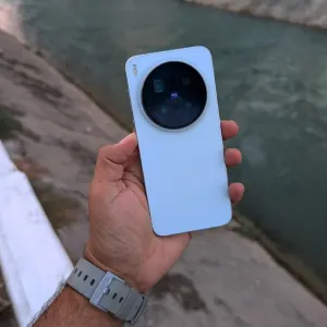 Vivo x300 pro (16/512 CN полный комплект из лучших камерафонов. Dimensiti 9500 )