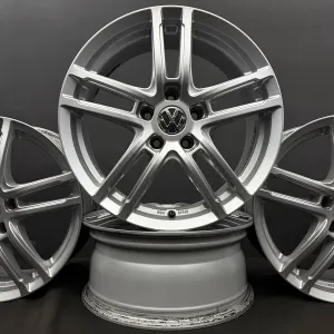 Диски R17 5x112 Et38 7J. Volkswagen Tiguan Passat B8 B7 B6 Jetta Golf  CC Audi Q5 A6 A4 Q3 Q2 Skoda Kodiaq Karoq Octavia A8 A7 A5 Superb Merdedes W
