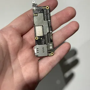 Материнська плата для iPhone 15 Pro Max