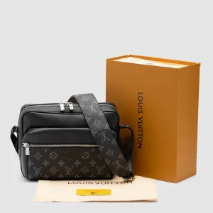 Сумка чоловіча Louis Vuitton Eclipse Outdoor Messenger Monogram Taiga Black копія 1:1