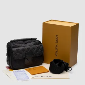 Сумка чоловіча Louis Vuitton S Lock Messenger 2Way Shoulder Bag Monogram Embossed Black копія 1:1