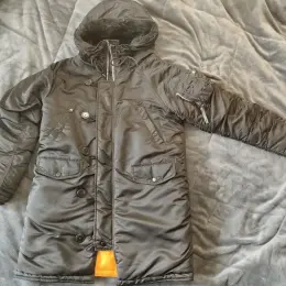 Зимова куртка Alpha Industries S