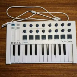 Міді-клавіатура Arturia MiniLab MkII White