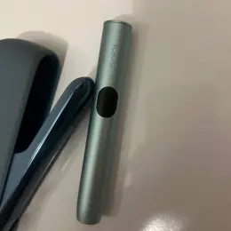 IQOS ILUMA i тримач та кейс