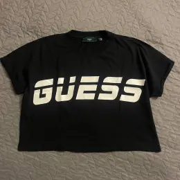 Футболка Guess чорна розмір M