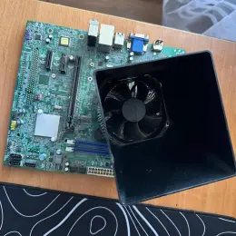 Монітор Fujitsu 22" 1680x1050 60Hz + Материнська плата Medion H110H4-EM з процесором Intel Core i3 6100