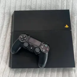 Ігрова приставка Sony PlayStation 4 з іграми