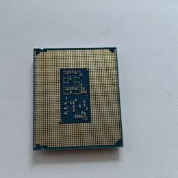 Процесор Intel Core Ultra 5225 з вбудованою графікою