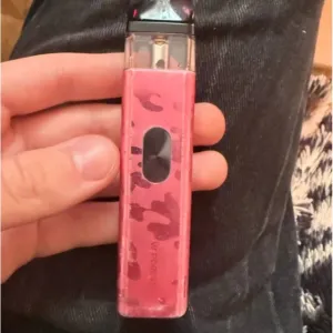 Vaporesso XROS 4 Mini у кольорі Camo Red